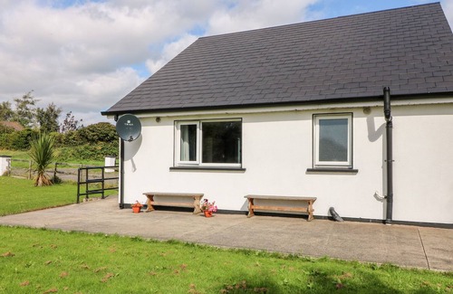 Ballygarrett Cabaña | SEACHANGE ANNEXE, pet friendly in Ballygarrett, County Wexford