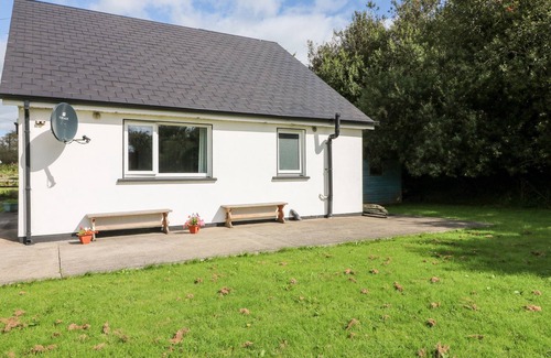 Ballygarrett Cabaña | SEACHANGE ANNEXE, pet friendly in Ballygarrett, County Wexford