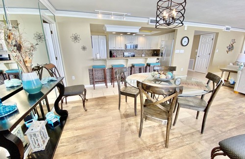West Panama City Beach Condominio | Nueva unidad! Frente del Golfo con una vista DESBLOQUEADA del Golfo!