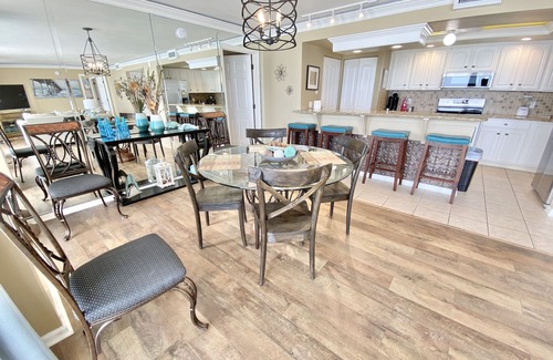 West Panama City Beach Condominio | Nueva unidad! Frente del Golfo con una vista DESBLOQUEADA del Golfo!