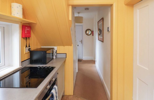 Sandsend Cabaña | CASA SEACLIFF, admite mascotas, con chimenea en Whitby, Ref 1015836
