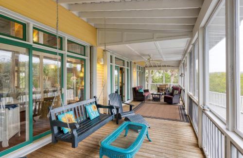 Edisto Island Casa | Seaclusion by AvantStay Walk to the Beach