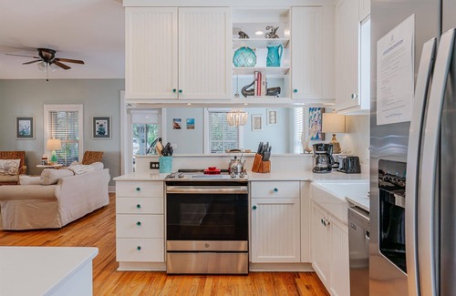 Seacrest Casa | Seacrest| "Fetch the Waves" | 3BR | Sleeps 9 |Pet Friendly |Private| Bikes