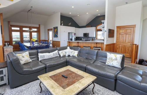 Duck Casa | Seaducktion - Spacious, oceanfront home with panoramic views and Private Pool!