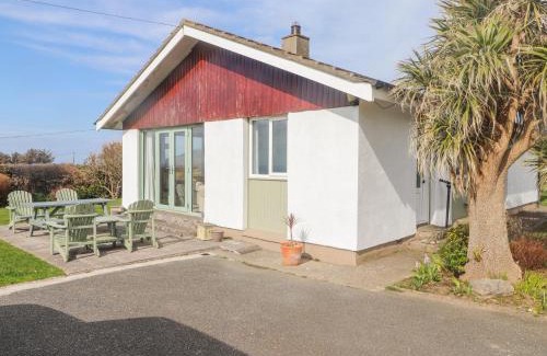 Cylch-Y-Garn Casa | Seafield