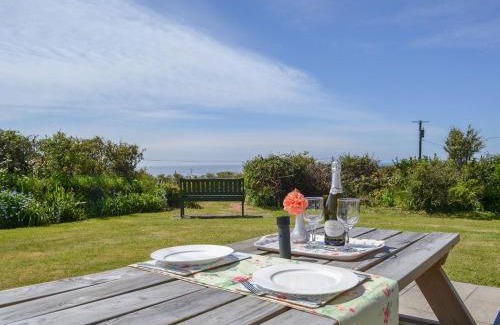Cylch-Y-Garn Casa | Seafield
