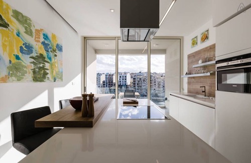Paceville Apartamento | Frente al mar apartamento de 1 dormitorio con vistas sin obstáculos de Spinola Bay, St Julians