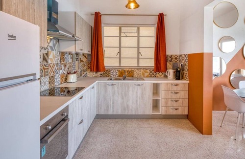 Il-Qajjenza Apartamento | Seafront 2BR home with private balcony, AC & WIFI