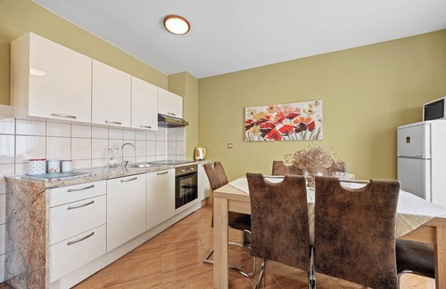 Suha Punta Apartamento | Seafront Apt on Sunny Rab Island - Neda Maslina