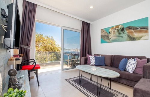 Bodrum City Center Apartamento | Seafront Flat with Breathtaking Sea View in Bodrum