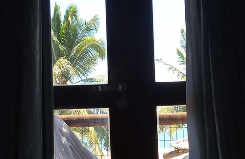 Itacimirim Casa | Seafront house in condominium