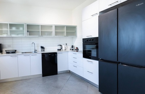 Rishon LeTsiyon Apartamento | SeaFront Luxurious 3 BR Apartment
