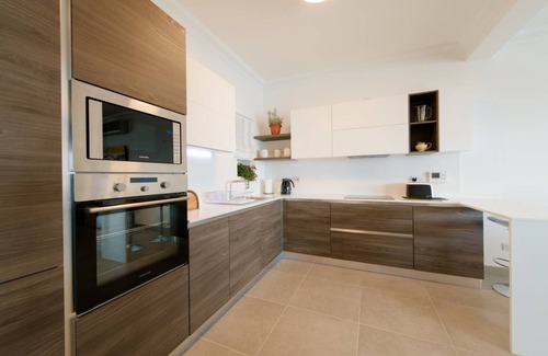 Sliema Apartamento | Seafront Luxury Apartment, Pool and Great Location
