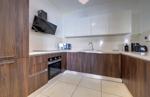 Sliema Apartamento | Seafront Luxury w/Pool, Upmarket Area