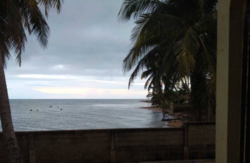 Dangriga Casa | Seafront property located at the edge of the beautiful Caribbean Sea