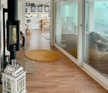 Ballangen Casa | Seafront Retreat With Panoramic Mountain Views