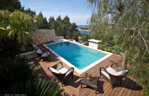 Milna (Brac) Villa | Seafront Villa with Heated Pool & Boat Mooring - Grocery & Chef Service optional
