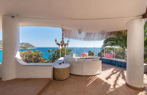 Torre delle Stelle Villa | Seafront Villa with private pool