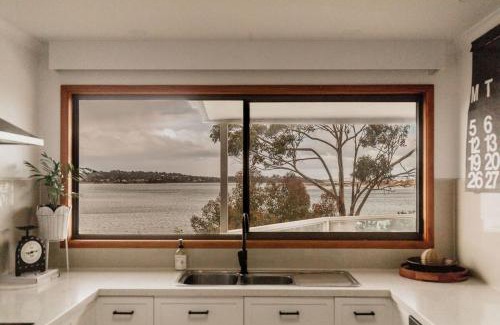 Lewisham Casa | Seagrass Coastal Retreat with direct beach access