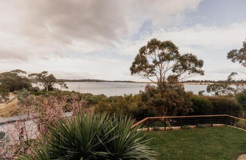 Lewisham Casa | Seagrass Coastal Retreat with direct beach access