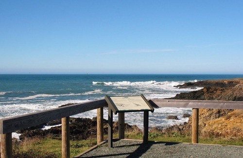 Shelter Cove Condominio | Seagull by OceanviewHotTubs Oceanfront Tesla charging Oceanfront Shelter Cove