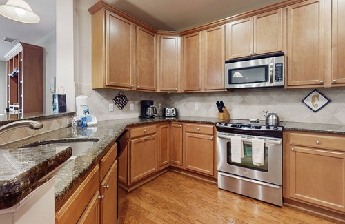 St. James Condominio | Seahorse Cove at HarborWalk, Unit 1006 | Condo in Southport