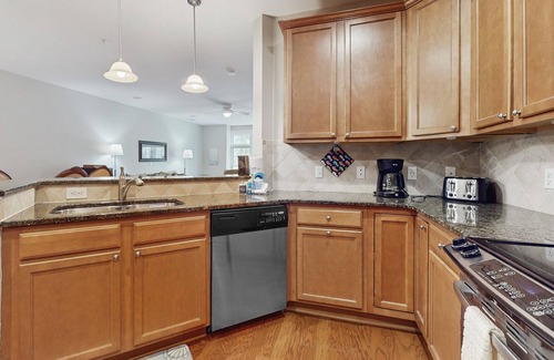 St. James Condominio | Seahorse Cove at HarborWalk, Unit 1006 | Condo in Southport