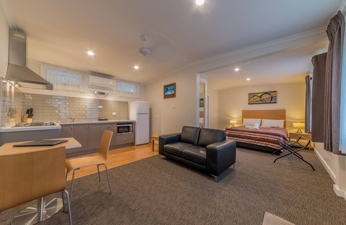 Cowes Hotel | Seahorse Motel