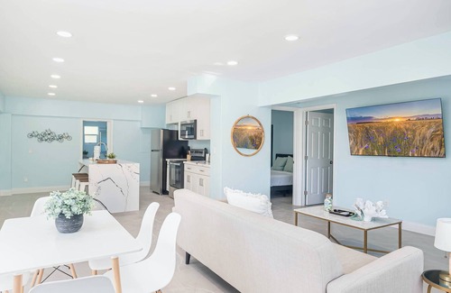 Sanibel Apartamento | Seahorse Suites #5. Steps to Beach, Cafés , Shops!