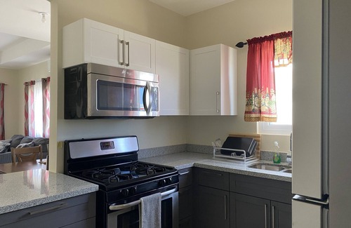 Lucea Casa | Seamist Holiday home with Spectacular Mountain View, walk to beach pool gym