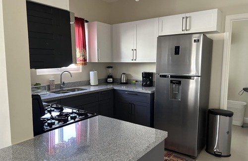 Lucea Casa | Seamist Holiday home with Spectacular Mountain View, walk to beach pool gym