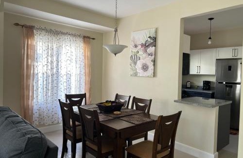 Lucea Casa | Seamist villa @Oceanpointe Lucea comfy 2BR w/pool gym & parking