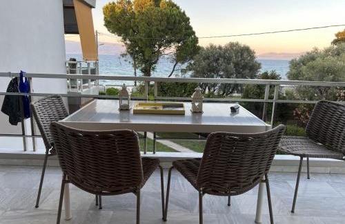 Oropos Apartamento | SeaNfinity Spotless, 1BR Apt with Beach View