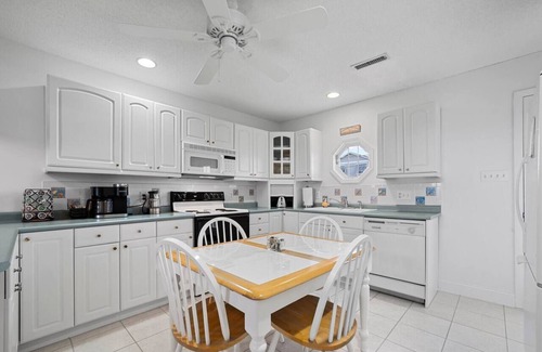 Topsail Beach Casa | Searenity! 3 BR w/bonus loft. Pet friendly.