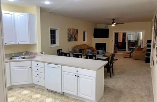Lewes Condominio | SeaRenity - beach, nature, biking, shopping, dinning