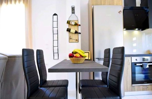 Gerani Apartamento | SEARIVER APARTMENT-CH, 2 hab, en la playa, capacidad para 6