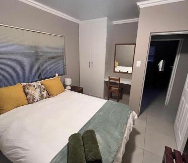 George Apartamento | Searle Cottage