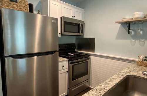 Leesville Casa | Seas the Day - 2BR w/ Lake Views, Walk to Marina, Beach, Food & Music!