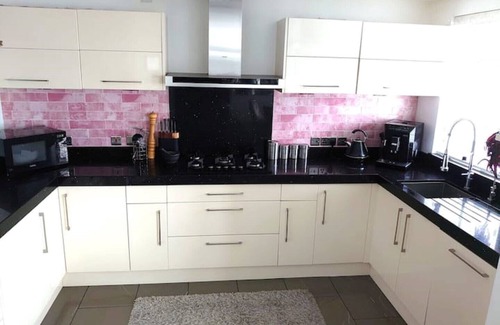 Bangor Casa | Seascape Bangor - Sea views, sailing & golf