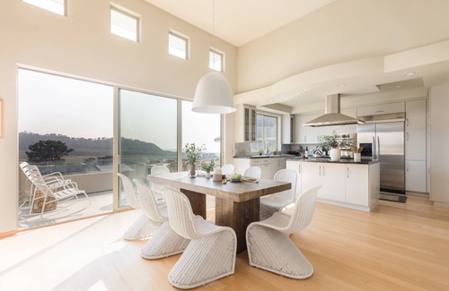 Del Mar Heights Casa | Seascape by AvantStay | Spacious Contemporary Oasis in Del Mar