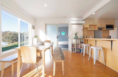 Dodges Ferry Cabaña | Seascape Cottage Headland Stay near Whale Watching