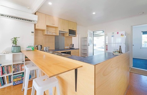 Dodges Ferry Cabaña | Seascape Cottage Headland Stay near Whale Watching
