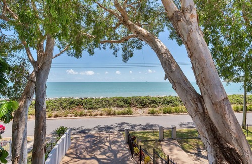 Clifton Beach Casa | Seascape Luxury Beachfront Holiday House