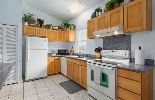 Laie Casa | Seascape Serenity Cottage - Beachfront, Large Yard
