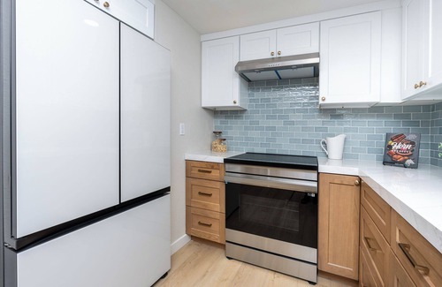 Solana Beach Condominio | Seascape Sur Luxurious remodeled 2-bedroom 1 story condo with split system AC