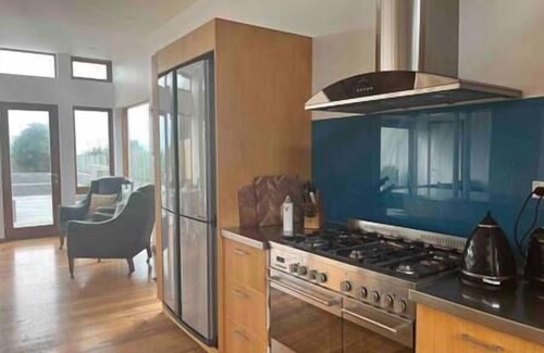Raumati South Casa | Seascapes Beach House