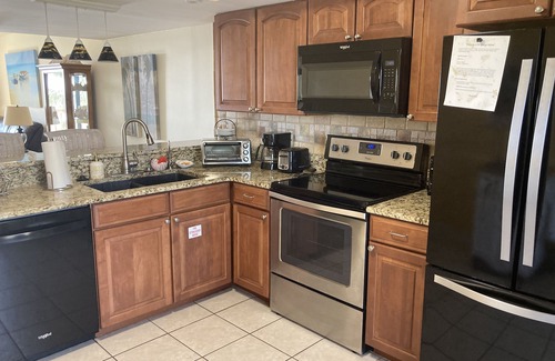 St. George Island Condominio | SEASHELL ESCAPE - Pool & Beach Front 2 Bedroom sleeps 6 - Enjoy!!!