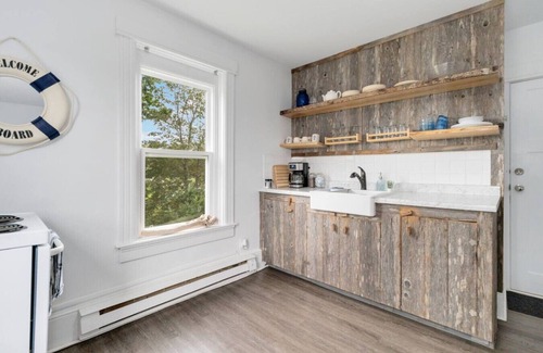 Lunenburg Apartamento | Seashell Suite - Heart of Lunenburg