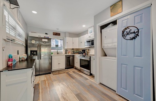 Treasure Island Apartamento | Seashell Suite, WATERFRONT, 2B Pet Friendly, Dock!