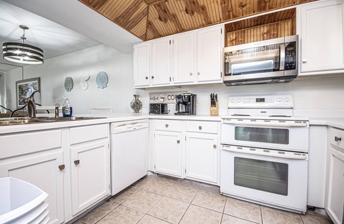 Sunnyside Casa | Seashore - Beautiful West End Townhome